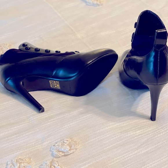 Charles & Keith ankle boots - Picture 6 of 7